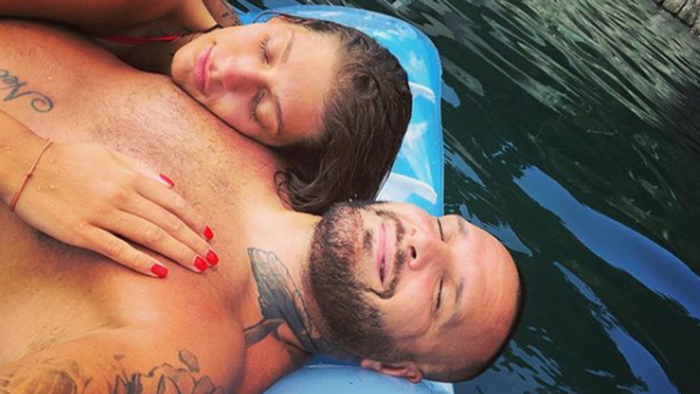FOTO v článku: Rytmus zverejnil sexy záber Jasminy z vane