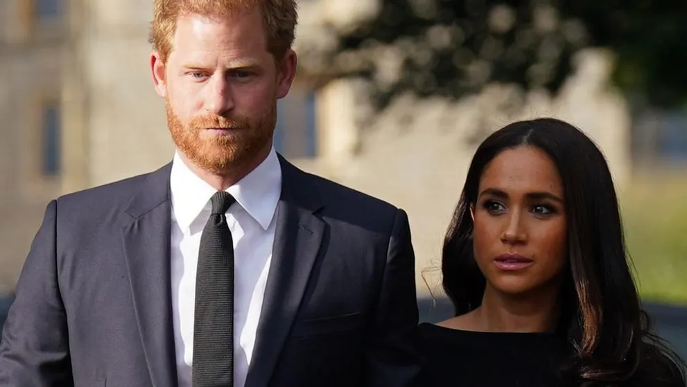 Harry a Meghan musia rýchlo vyriešiť veľký problém: Inak sa budú trápiť