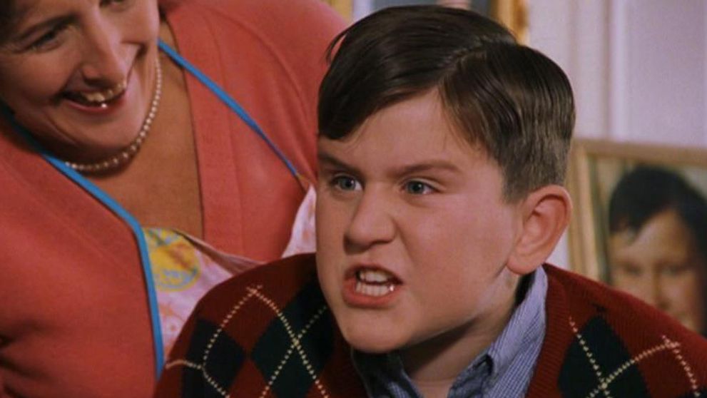 Protivný Dudley z Harryho Pottera dnes. Takmer by ste ho nespoznali