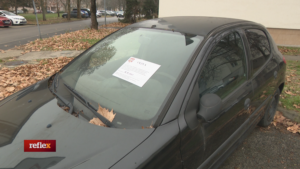 Autovrakom v uliciach zvoní umieračik