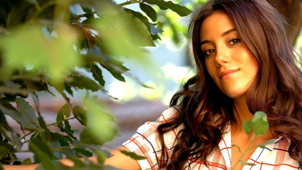 Cansu Dere zahviezdi v novom seriáli!