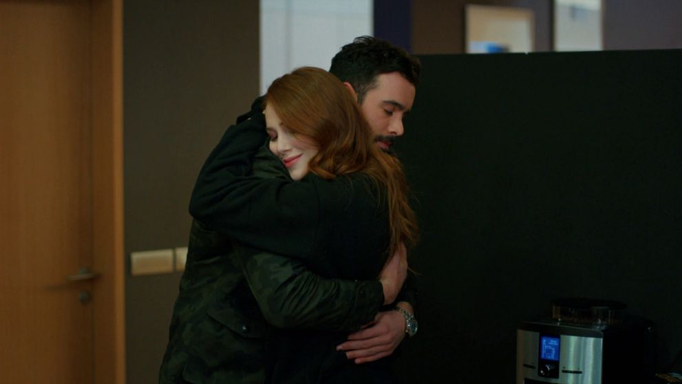 Ömer a Defne sa rozhodnú začať nový život - ďaleko od všetkého a všetkých