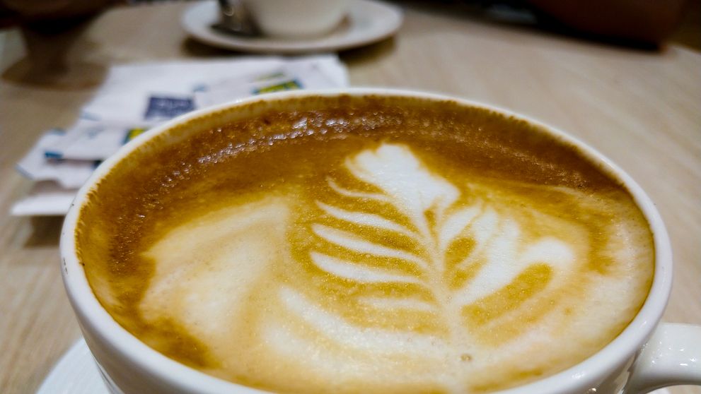 Kávičkári si prídu na svoje. Na Slovensko prichádza najväčší konkurent Starbucksu