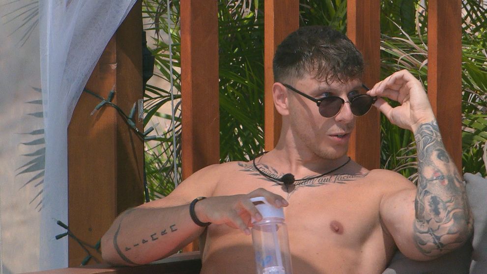 Najskôr jej pozrel do očí, potom to povedal. Mike prekvapil Dianu krásnymi plánmi