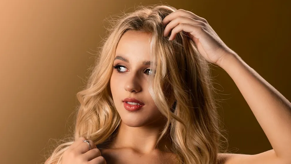 Už žiadna Diana Kovaľová. Speváčka si zmenila meno a to nie je všetko