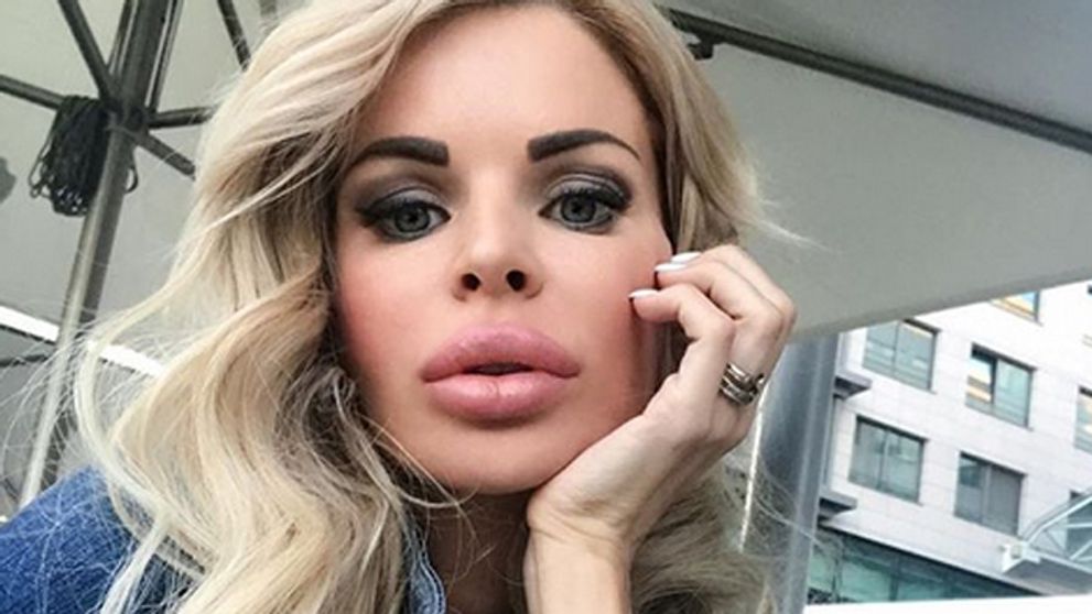 Silvia Kucherenko má akési menšie pery. Takto jej to pristane