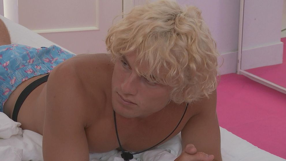 Dá si to vytetovať? Iba si to vyčítam, hovorí Chris o Majke