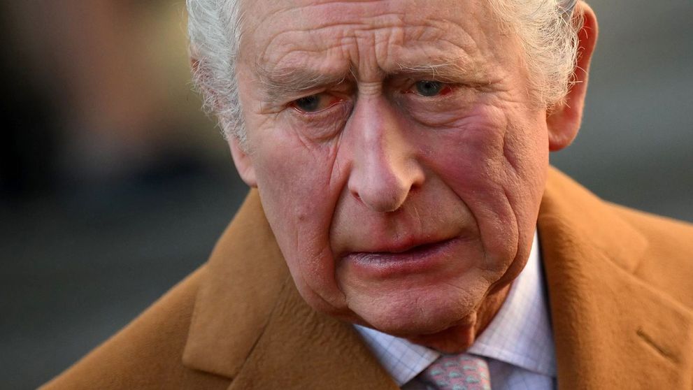 Napadli kráľa Karola III.!