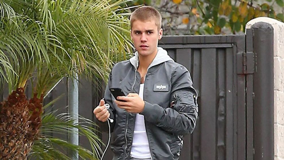 Justin Bieber po odmlke a hneď bez trička. Foto vnútri