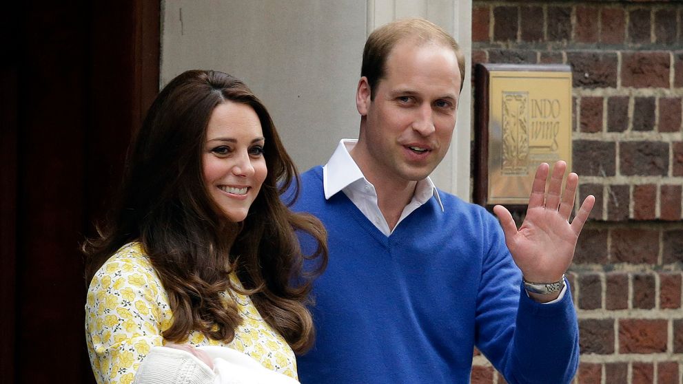 PRVÉ FOTO: Vojvodkyňa Kate ukázala malú princeznú!