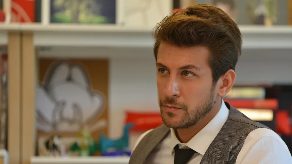 Emre zo seriálu S hlavou v oblakoch: Hlavu mu poplietla táto sexica