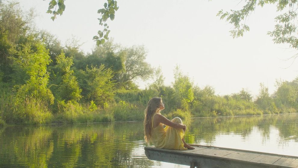 Mladý talent na slovenskej hudobnej scéne: Jej novinka vás uchváti