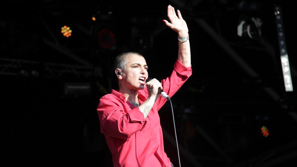 Ani drogy, ani alkohol: Príčina smrti Sinéad O'Connor je známa