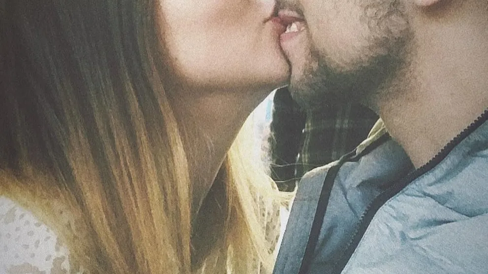 Škandalózny superstarista sa bude ženiť. Toto je jeho vyvolená