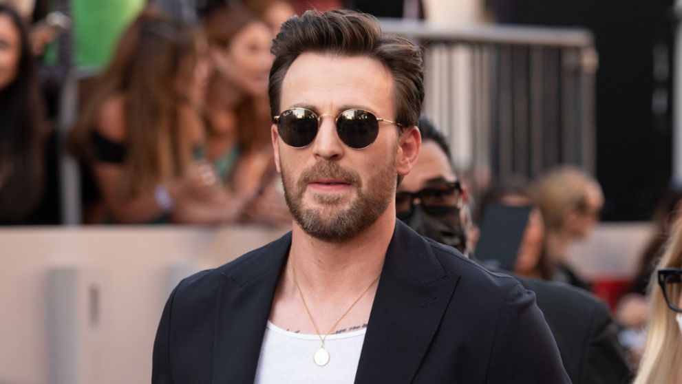 Chris Evans rozpútal malé šialenstvo. Fanúšičky sú ochotné sa rozviesť