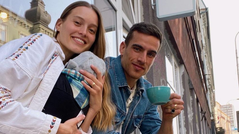 Adam Bardy je ako superman. Popri Let's Dance stále chodí do práce