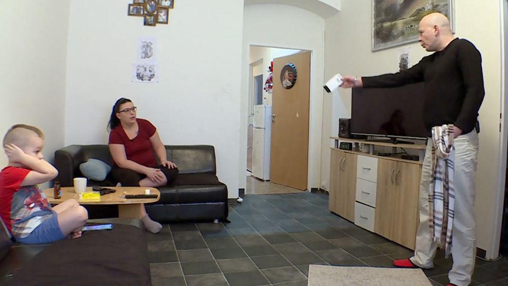 Emanuel sa rozohnil: Vyzeralo to, že ju vyšmarí z bytu