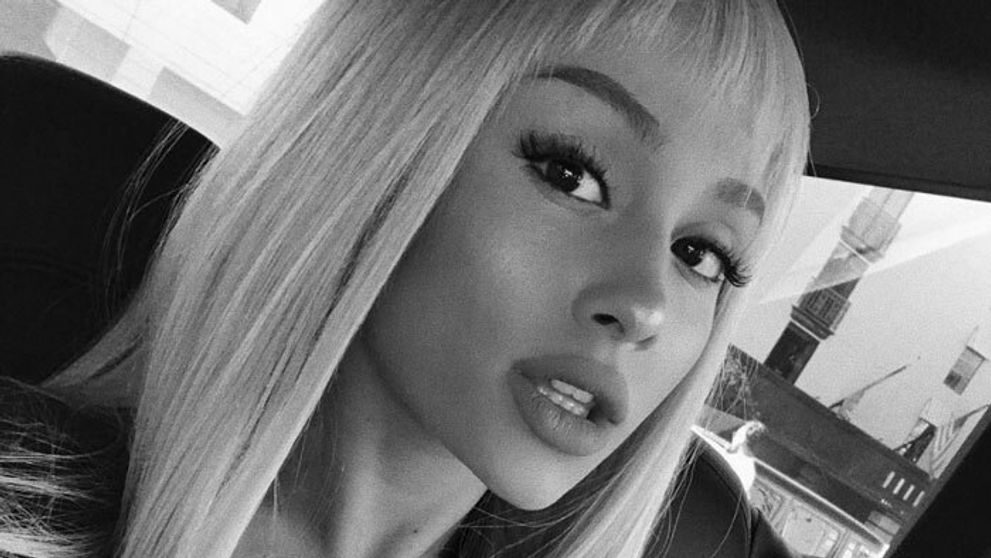 Ariana Grande po pol roku na verejnosti. Na Madonninej oscarovej párty bola nádherná!