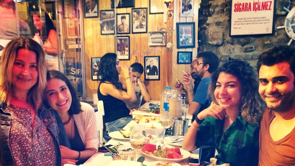 Feriha, jej matka Zehra a brat Mehmet opäť spolu!