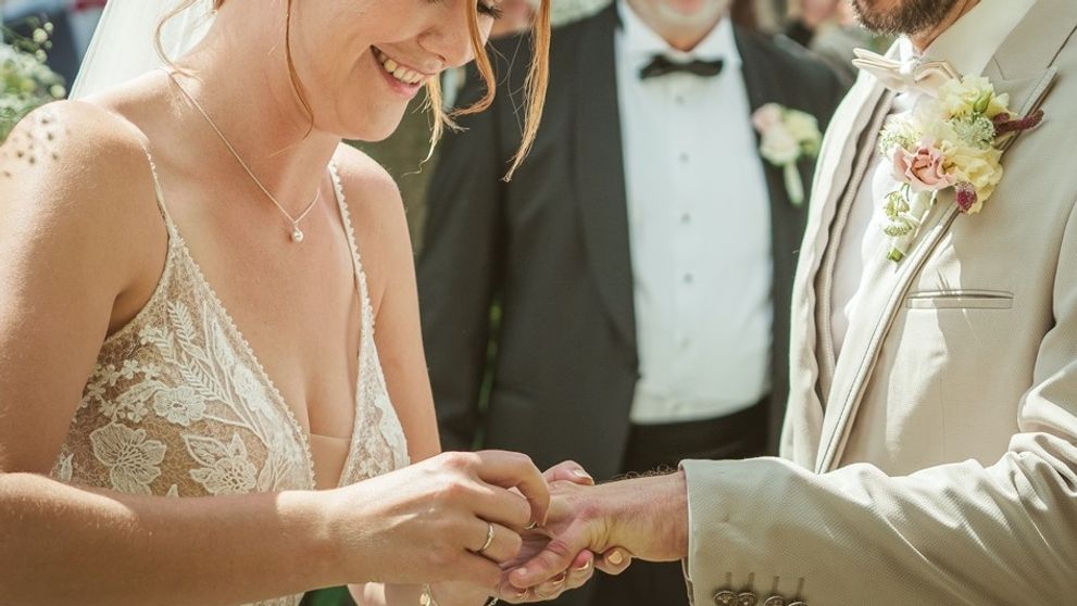 Česká speváčka sa vydala. A to nie je všetko