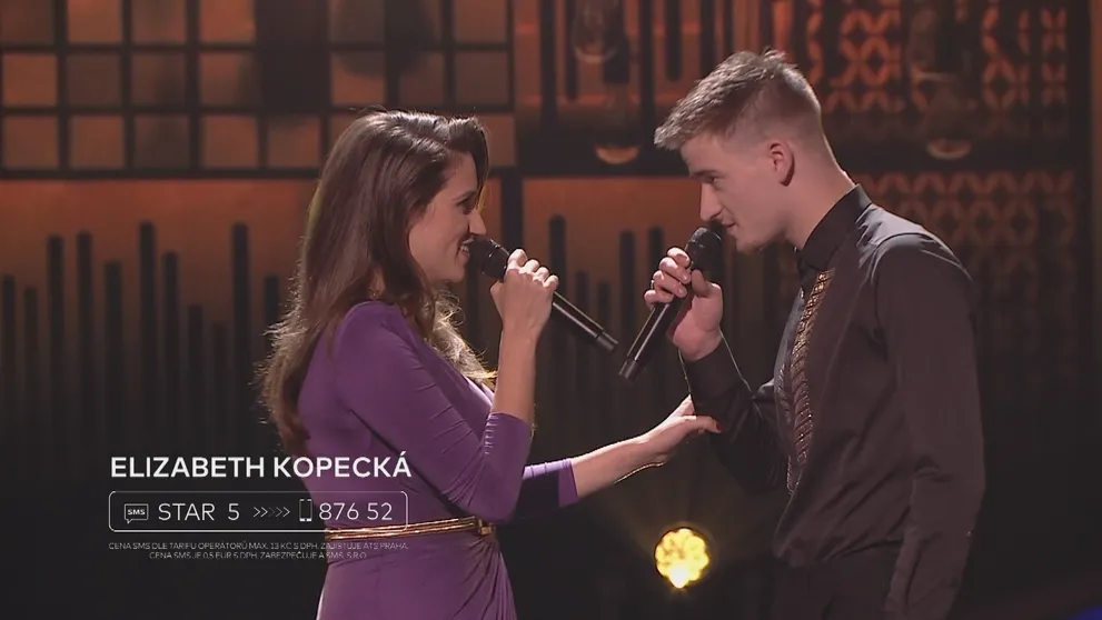 Petr zabudol text: Elizabeth sa vynašla. Krásne gesto