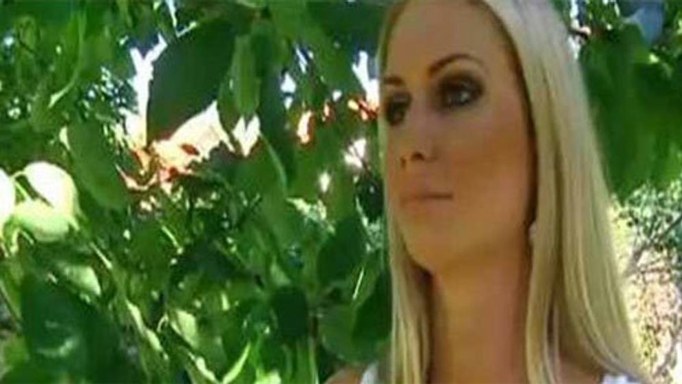 Playmate Andrea Jarová v kuchyni!