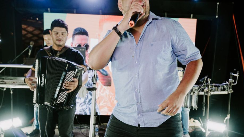 Speváka uštipol do tváre pavúk a zomrel. Mal iba 28 rokov