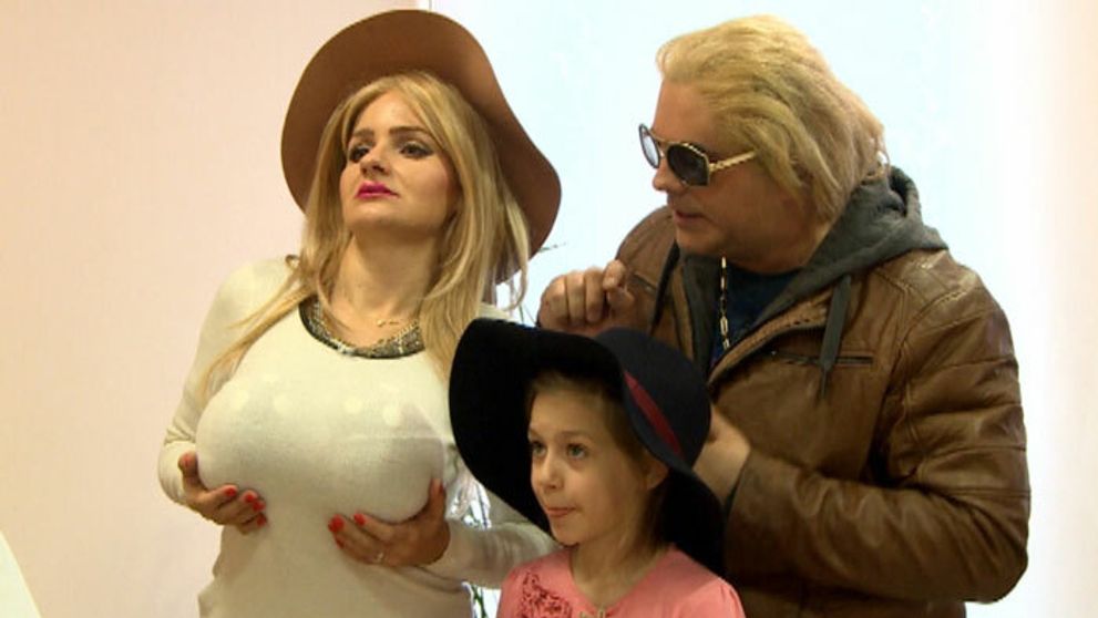 Šok! Vyplastikovaná Carmen: Zväčšenie pŕs pre neplnoletú dcéru!