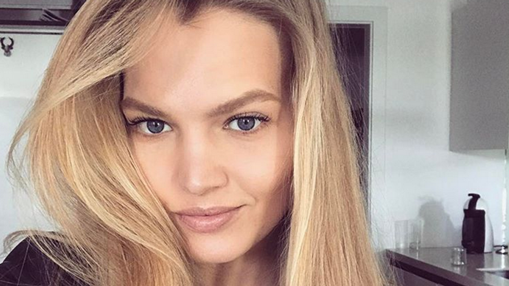 Miss Kristína Krajčírová a jej najodvážnejší záber. Úplne nahá v posteli!