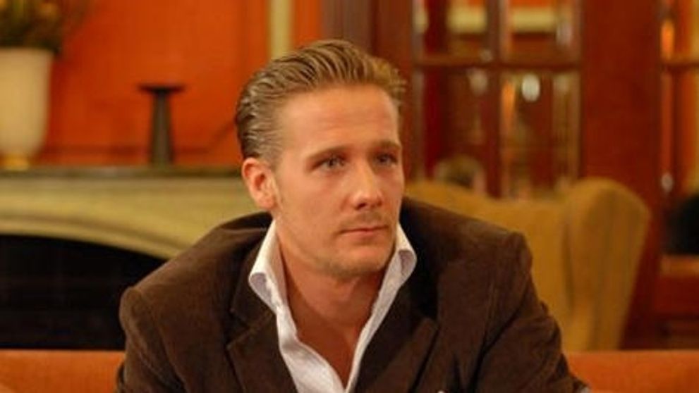 Honzík Novotný v obkľúčení nových slečien!