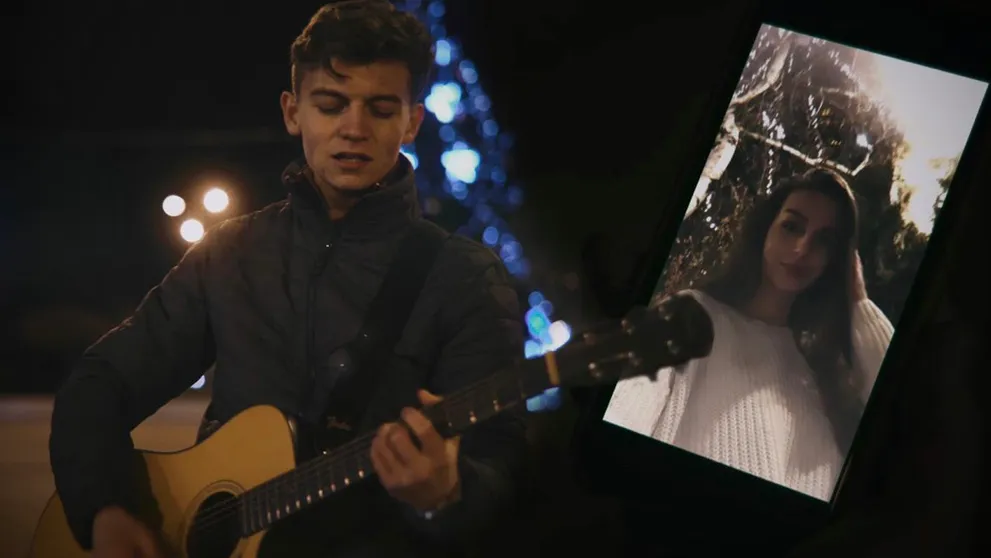 Dvojica zo SuperStar opäť spolu. Známu slovenskú pesničku prerobili na vianočnú