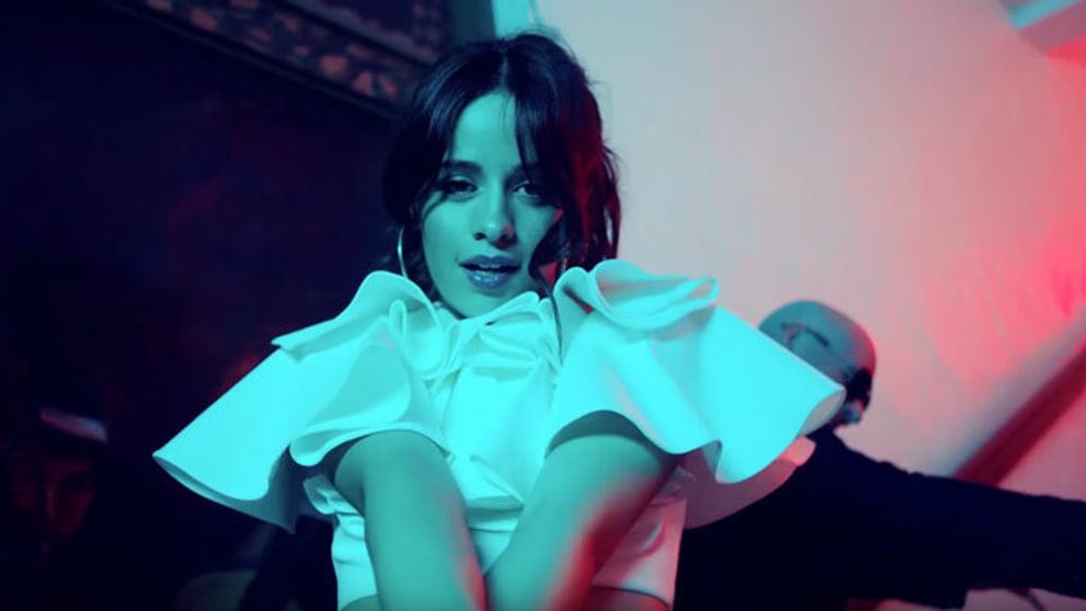 Horúci hit tejto jari? Camila Cabello v novom videoklipe sexy ako nikdy predtým