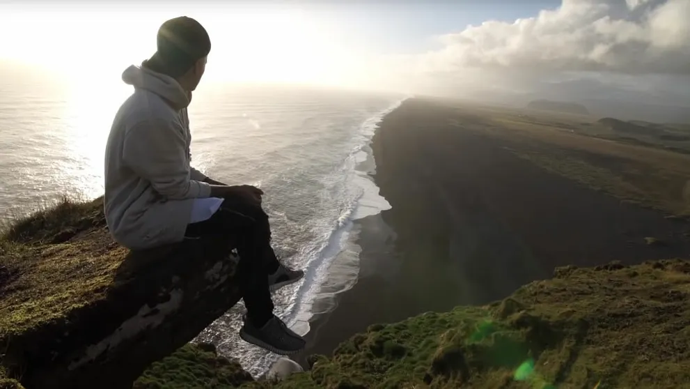 Justin Bieber ukázal v klipe neporušenú nádheru na Islande. Dopad to má katastrofálny
