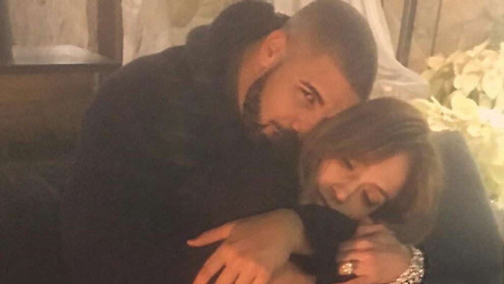 Milenecký trojuholník? Rihanna alebo JLo? Nekonečný príbeh pokračuje