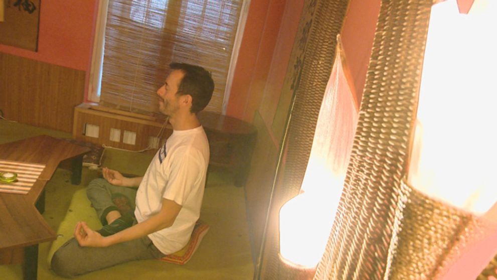 Vzdal sa luxusu, žije v teplákoch