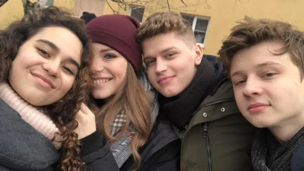Ďalší párik v Oteckoch? Medzi tínedžermi to iskrí