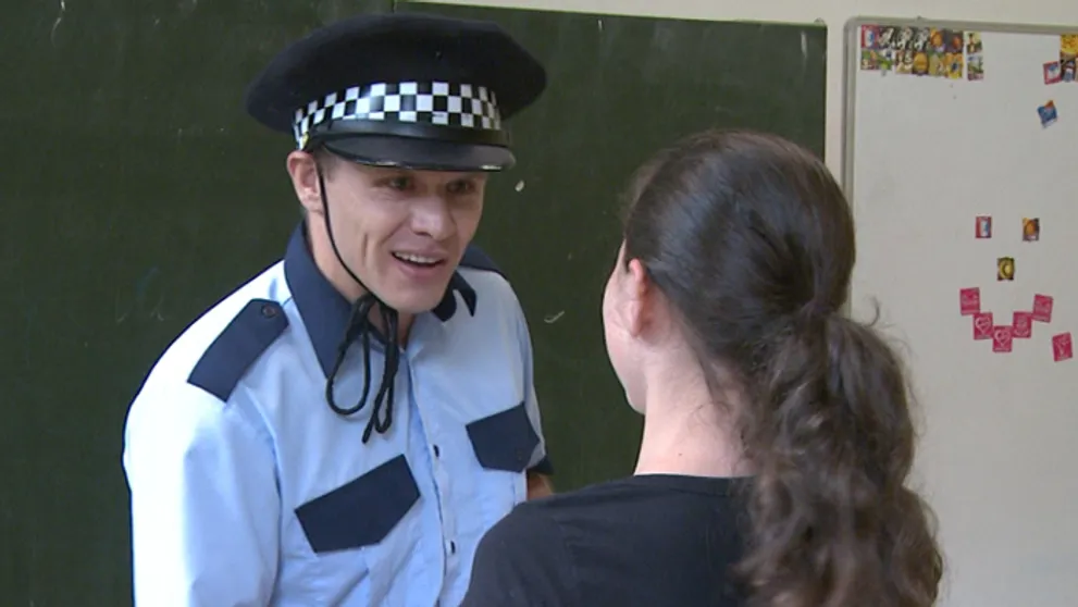 Škola hore nohami! Kubovčík alias policajt Sojka rozdával vysvedčenia