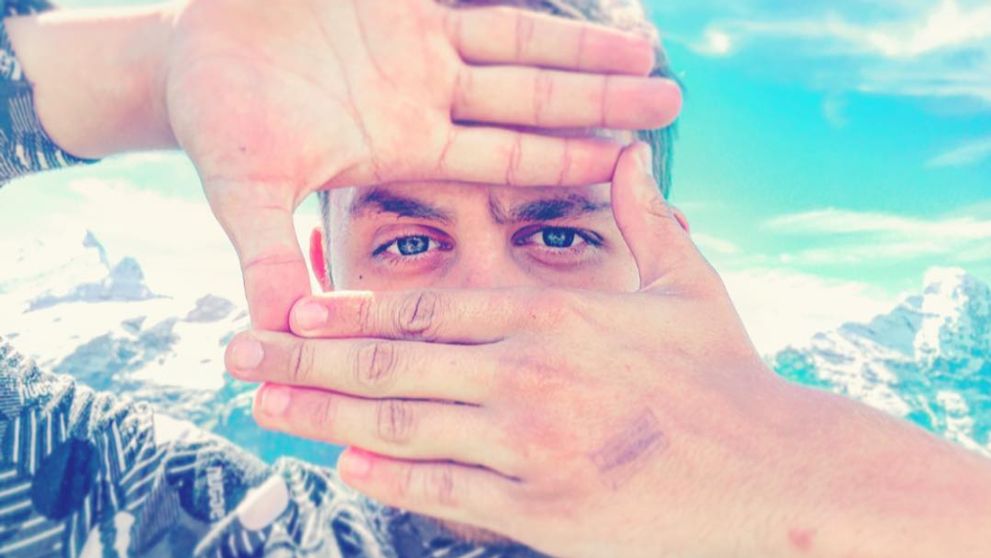 Sexy herec sa nehanbí: Ukázal holý zadok!