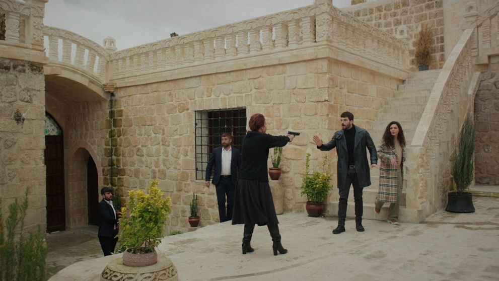 Spútaný motýľ II.: 93. a 94. epizóda