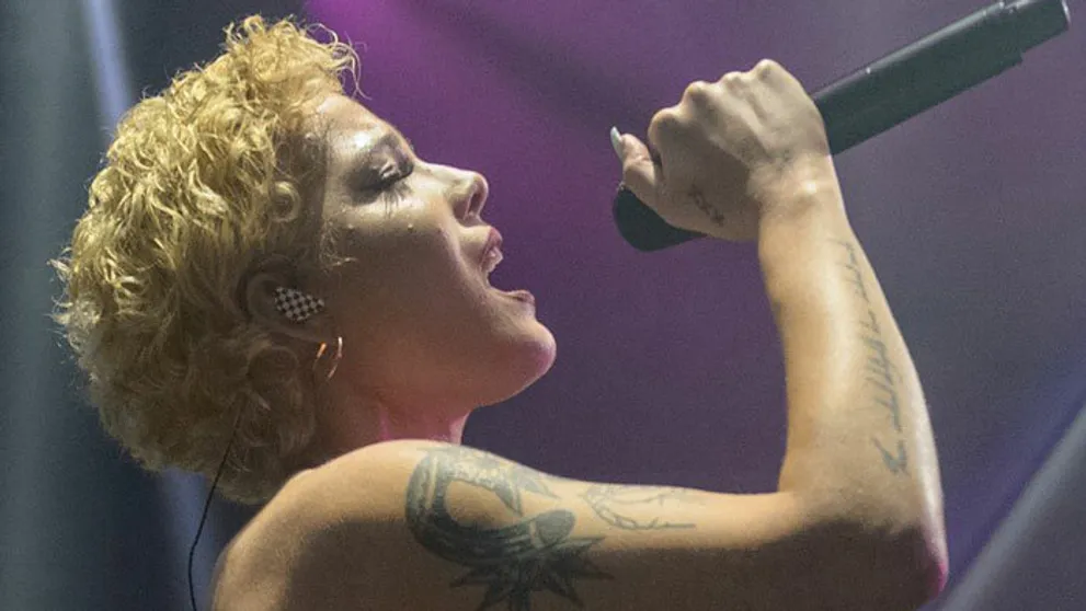 Speváčka Halsey na divokej párty na jachte: Prichytená pri užívaní drog