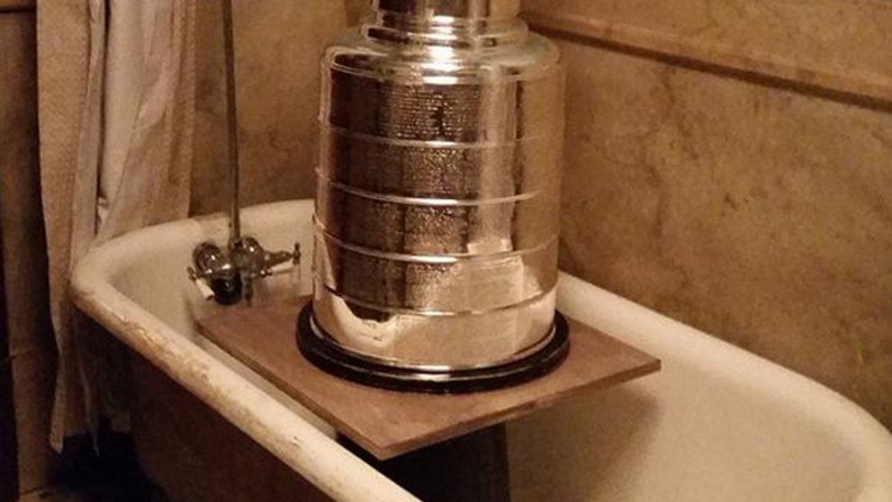 Stanley Cup v kúpeľni známeho herca: Čo tam preboha robí?!