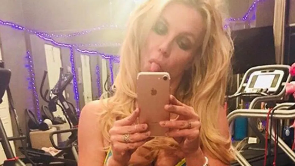 Britney Spears ukázala telo bohyne. Vyšportované brucho a plný dekolt