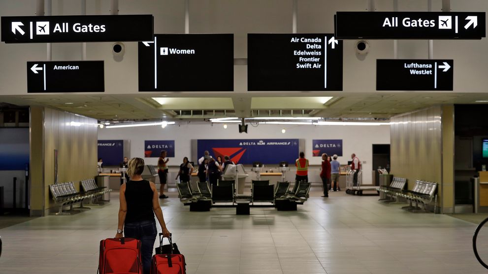 Koronavírus zmení lietanie: Cestujúci budú na letisko chodiť už štyri hodiny pred odletom