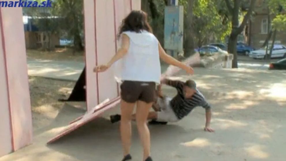 Zatĺcť klinec? Pche, žiaden problém! Alebo áno?