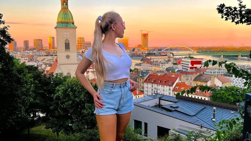 Zmenila si meno a vrátila sa na Slovensko. Speváčka tu nežije sama