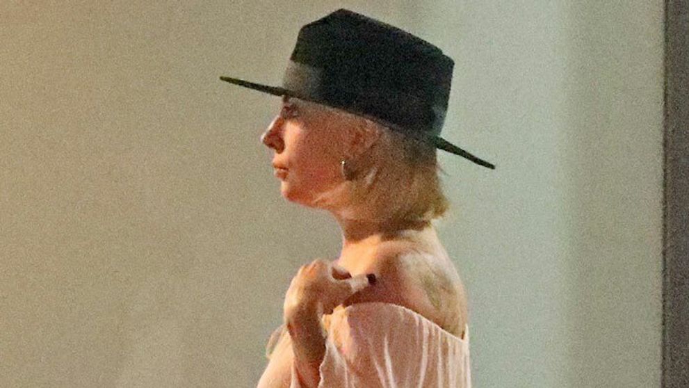Paparazzi zachytili zásnubný prsteň Lady Gaga: Veď jej odpadne ruka