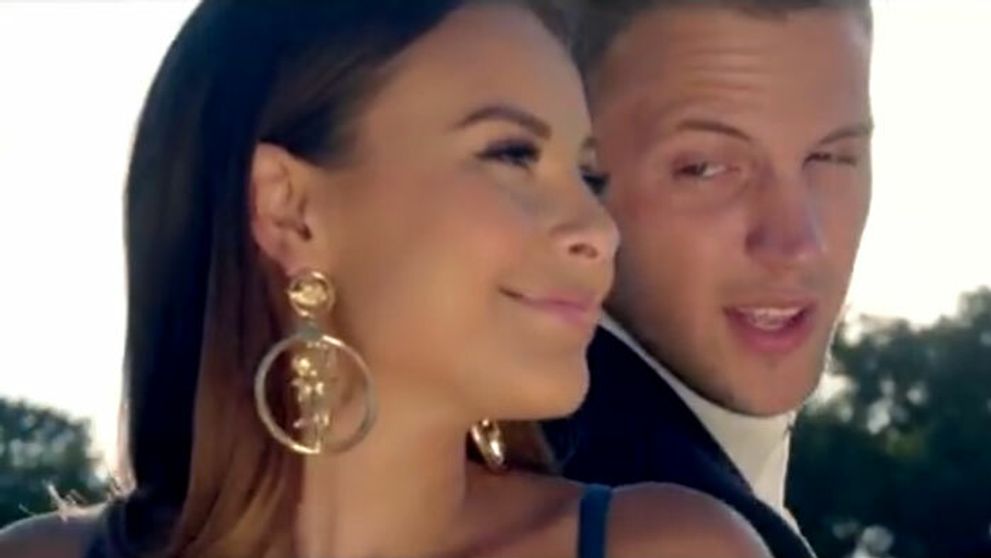 Superstaristi prekvapili novým hitom