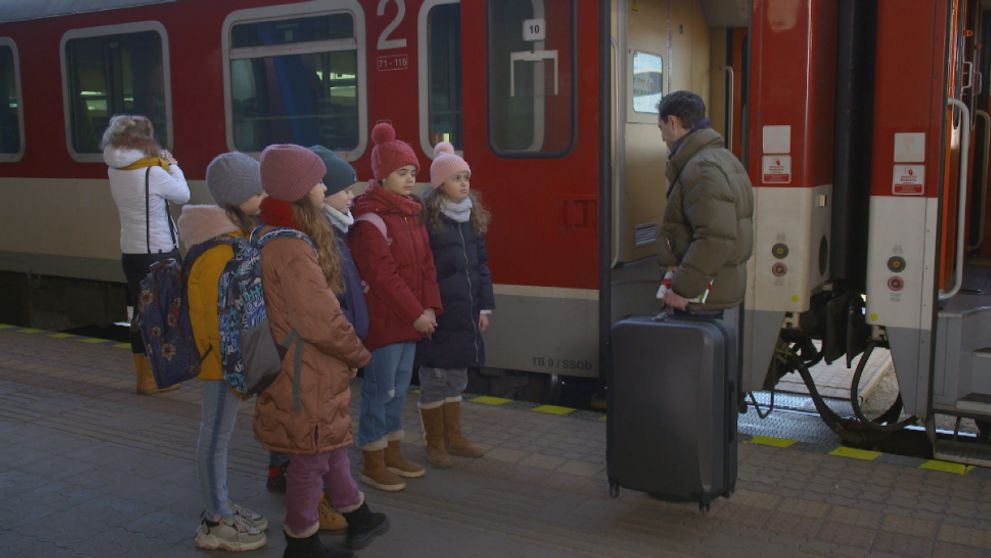 Kto bude učiť deti? Edo v Devínskej končí