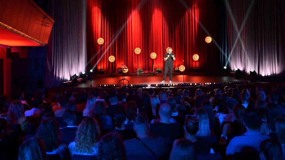 Sú v hľadisku nasadení diváci? Zisťovali sme pravdu o stand-up vystúpeniach
