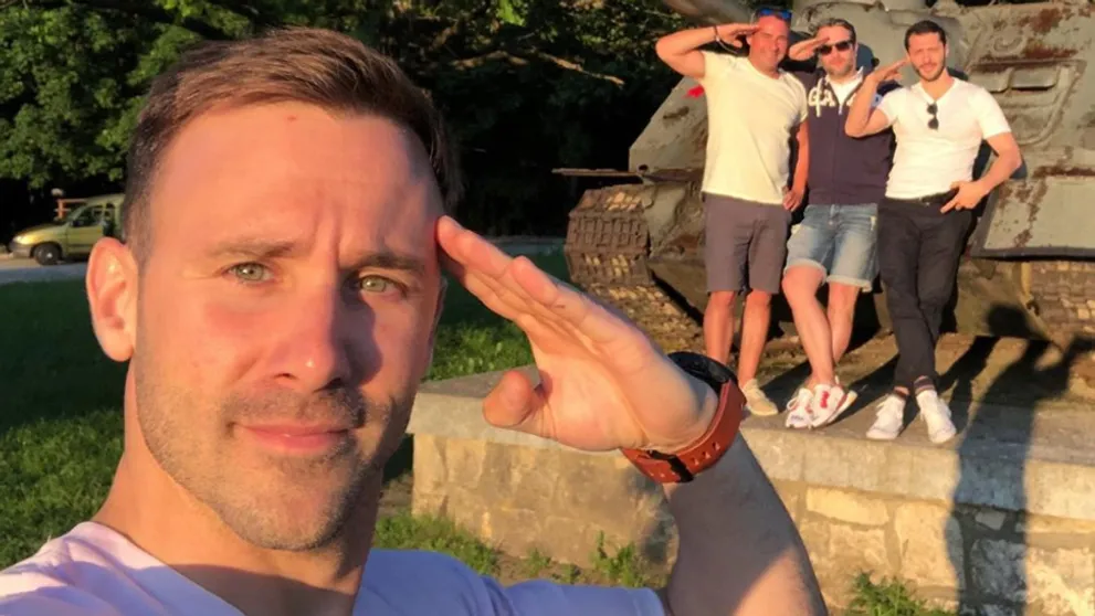 Otecko zverejnil provokatívnu fotku s polovičkou. Wau, toto telo má doma!
